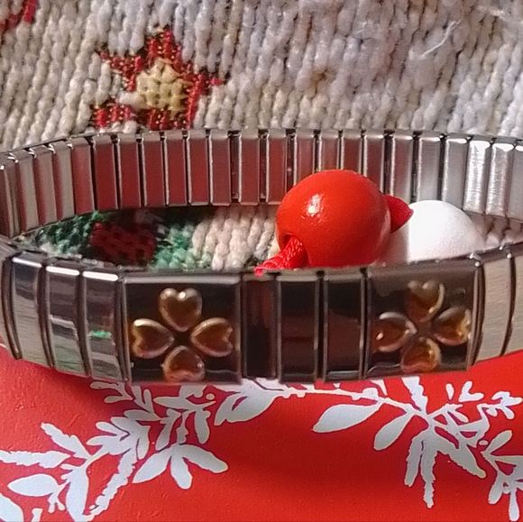 Stainless steel/gold plate bracelet - Picture 9 of 11